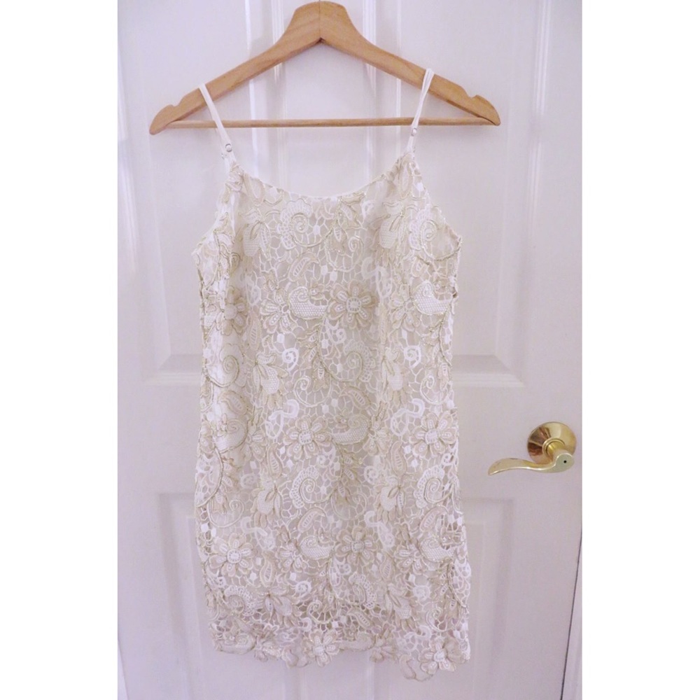 DEBY DEBO White Lace Mini Dress